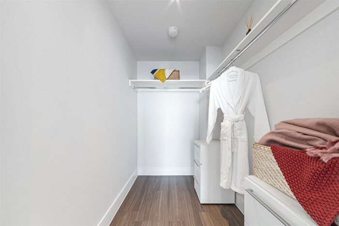 1 Bedroom Flat To Rent In Uncle Southall, Merrick Road, Southall, UB2