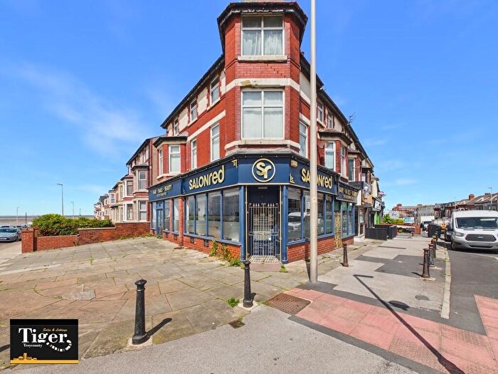4 Bedroom End Of Terrace House For Sale In Warley Road, Blackpool, FY1