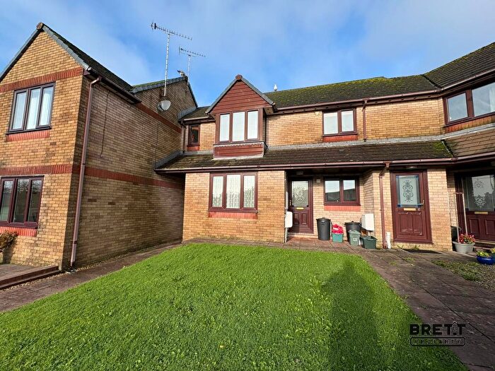 2 Bedroom Flat For Sale In Oakfield Drive, Kilgetty, Pembrokeshire., SA68