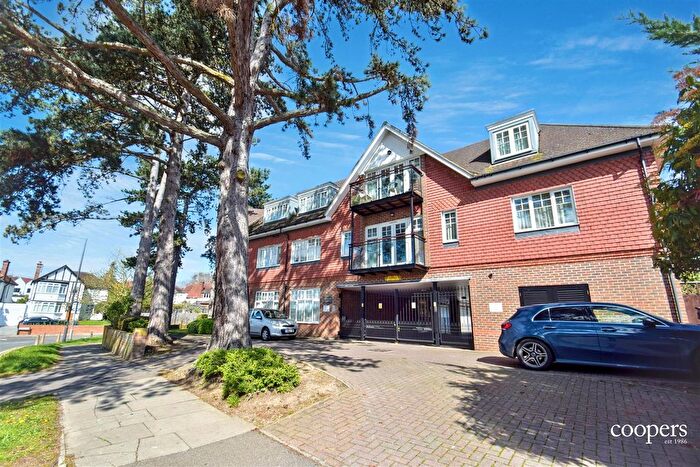 2 Bedroom Flat To Rent In Marsh Road, Pinner, HA5