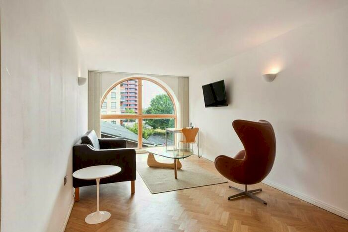 2 Bedroom Apartment To Rent In Poole Street, London, N1