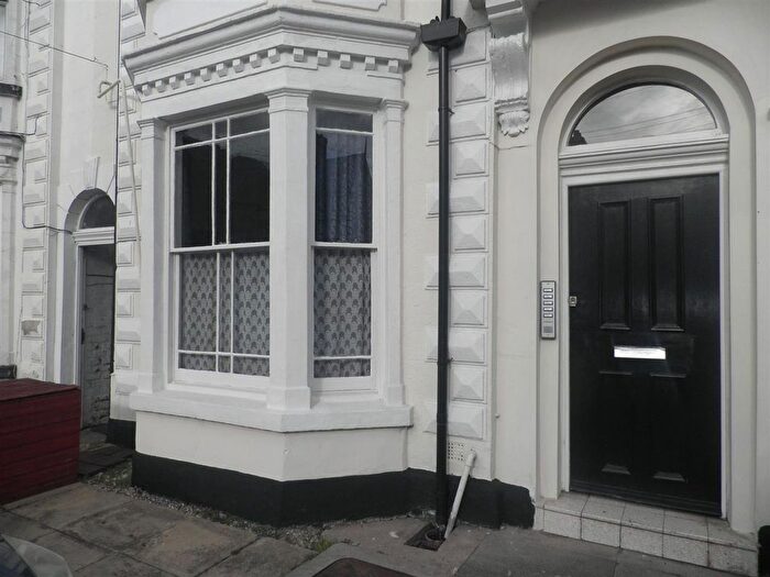 1 Bedroom Flat To Rent In Bath Street, Rhyl, LL18