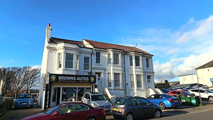 3 Bedroom Maisonette To Rent In Carlton Terrace, Brighton, BN41