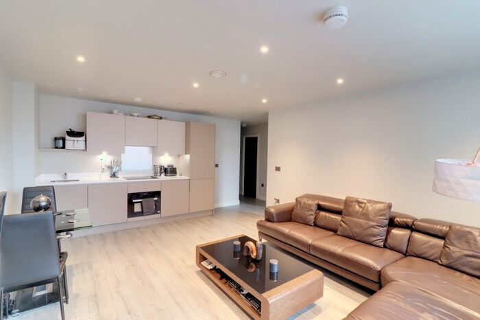 1 Bedroom Flat To Rent In The Metalworks, Petersfield Avenue, Slough, SL2