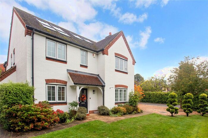 5 Bedroom Detached House For Sale In Greenways, Ashmore Green, Thatcham, Berkshire, RG18