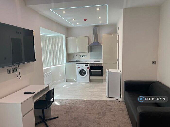 Studio To Rent In Institute Road, Birmingham, B14