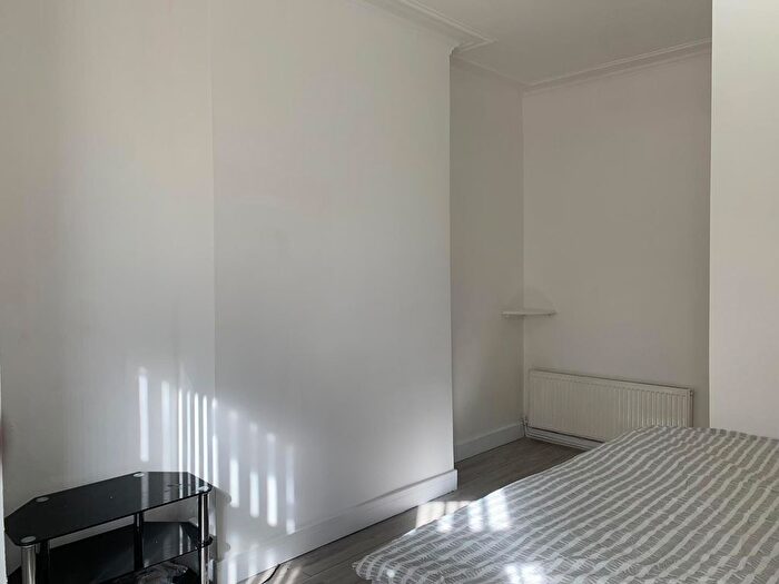 2 Bedroom Flat To Rent In Ash Tree Road, Crumpsall, Manchester, M8