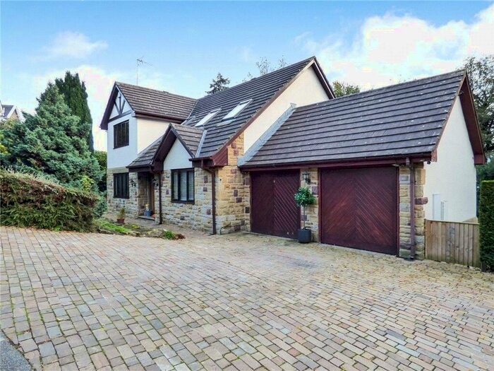 3 Bedroom House To Rent In The Willows, Baildon, Shipley, West Yorkshire, Uk, BD17