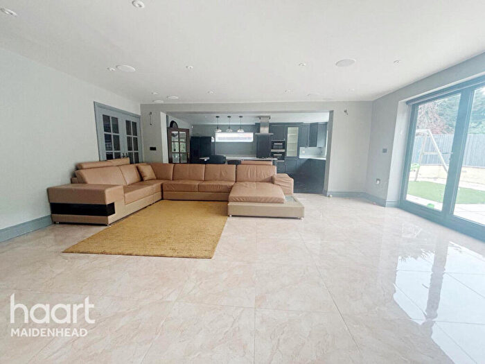 5 Bedroom Detached House To Rent In Braywick Road, Maidenhead, SL6