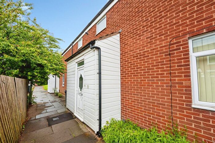 3 Bedroom Terraced House For Sale In Kineton Close, Redditch, B98