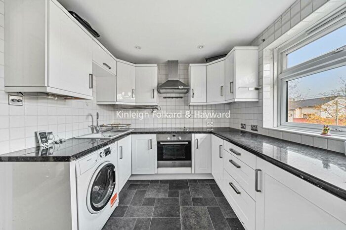 2 Bedroom Flat For Sale In Church Lane, Fortis Green, N2