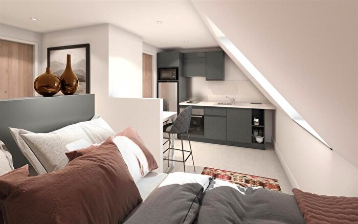 Flat To Rent In St Peters Street, Canterbury, CT1
