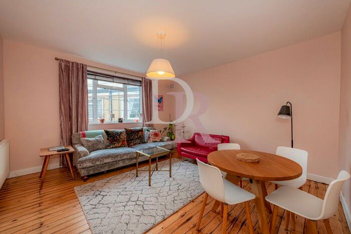 3 Bedroom Flat To Rent In Highbury Grove, London, N5