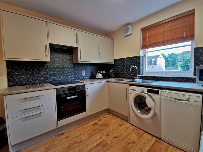 2 Bedroom Flat To Rent In Albury Gardens, Ferryhill, Aberdeen, AB11