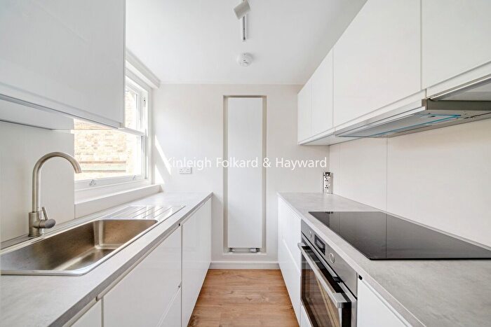 2 Bedroom Flat To Rent In Brixton Road, London, SW9