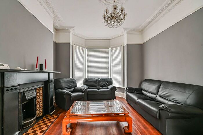 4 Bedroom Terraced House To Rent In Ashmere Grove, Brixton, London, SW2