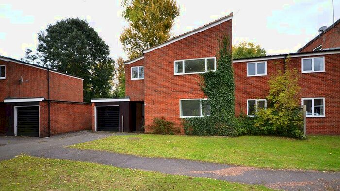 4 Bedroom Link Detached House To Rent In Stephenson Road, RG2