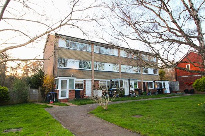 2 Bedroom Flat To Rent In Sunnywood Drive, Haywards Heath, West Sussex, P, RH16