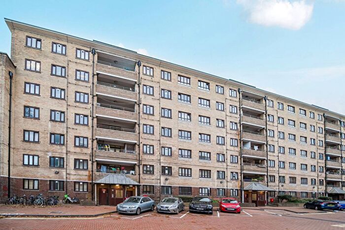 3 Bedroom Flat To Rent In Green Lanes, Stoke Newington, London, N4