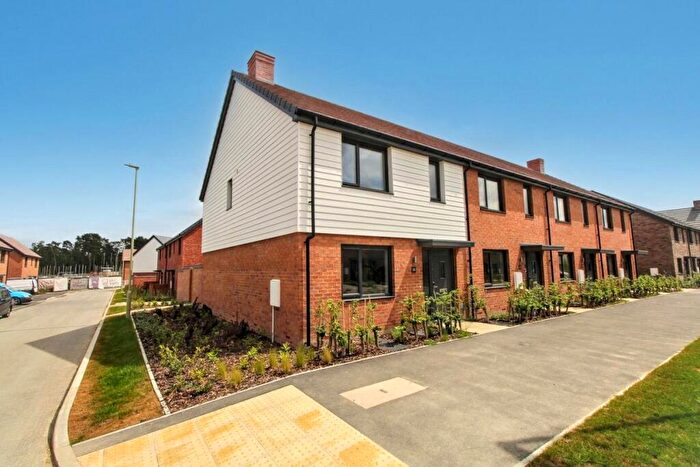 3 Bedroom End Of Terrace House To Rent In Chadwick Avenue, Bordon, Hampshire, GU35