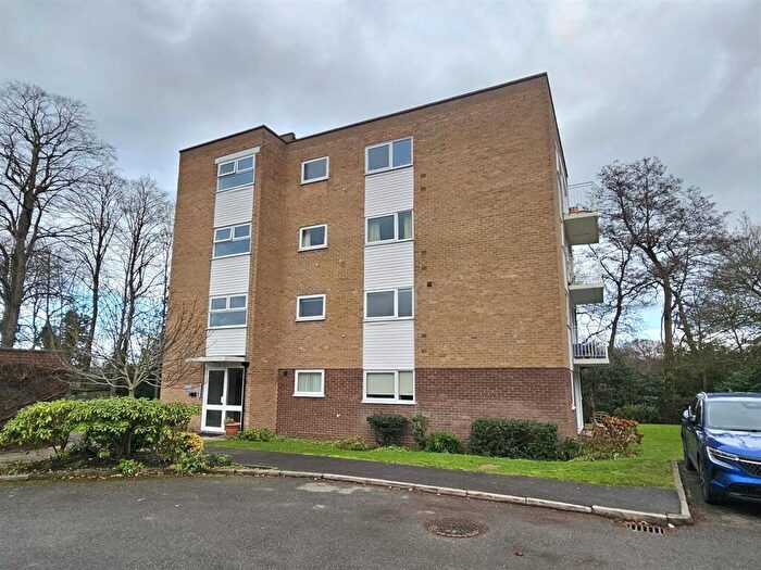 2 Bedroom Apartment For Sale In Mallards Reach, Solihull, B92