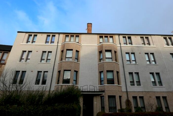 3 Bedroom Flat To Rent In Deanston Drive, Glasgow, G41