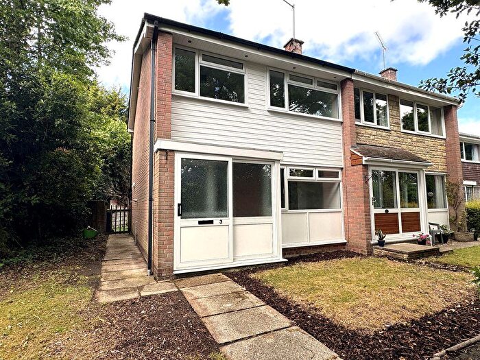 3 Bedroom Semi-Detached House For Sale In Courtenay Close, Northport, Wareham, BH20