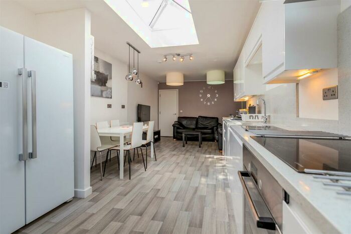 5 Bedroom House To Rent In Holly Grove, Hubert Road, Birmingham, B29