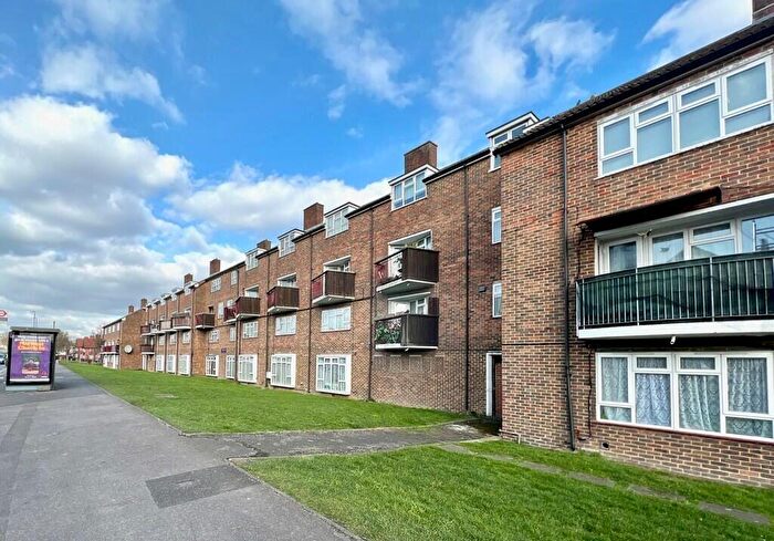 2 Bedroom Flat For Sale In A Wrythe Lane, Carshalton, Surrey, SM5