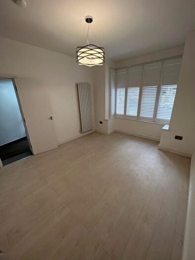 Studio To Rent In Kenwood Road, Edmonton, N9