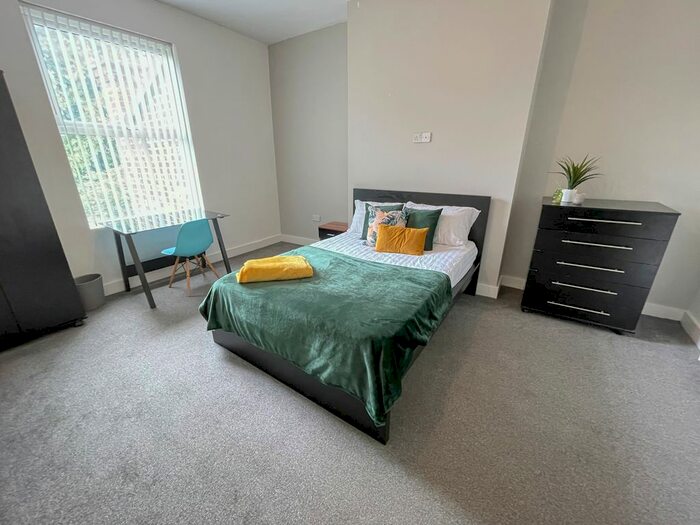 7 Bedroom Semi-Detached House To Rent In Arundel Avenue, Liverpool, L17