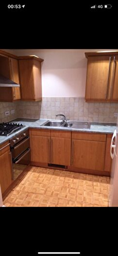 2 Bedroom Flat To Rent In Chaucer Way, Wimbledon, London, SW19