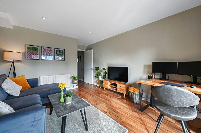 2 Bedroom Flat For Sale In Timber Wharf, Kingsland Road, London, E2