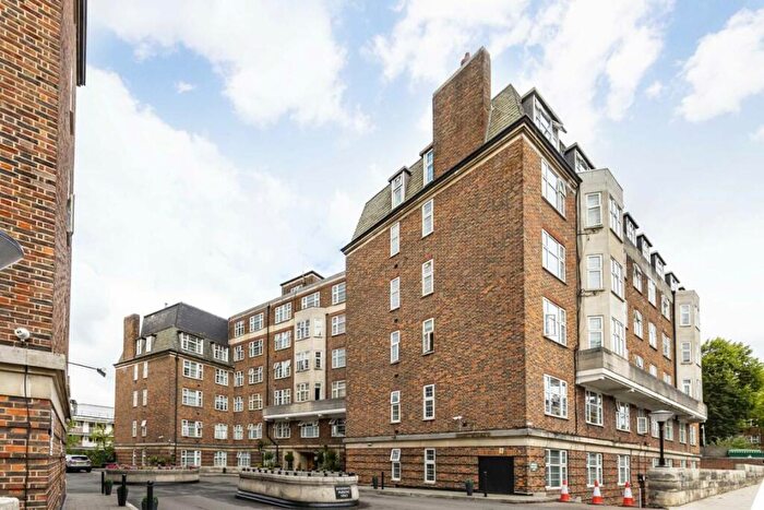 4 Bedroom Flat To Rent In College Crescent, London, NW3