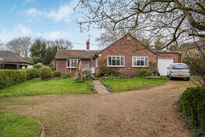 3 Bedroom Bungalow For Sale In Carters Lane, Long Crendon, Aylesbury, Buckinghamshire, HP18