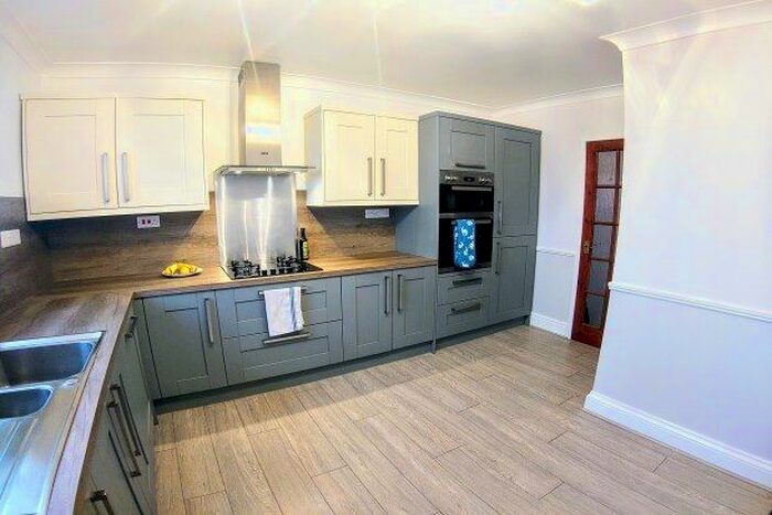 2 Bedroom Flat To Rent In Citadel Road, Plymouth, PL1