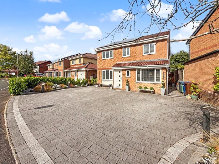 4 Bedroom Detached House For Sale In Sedgefield Road, Radcliffe, M26