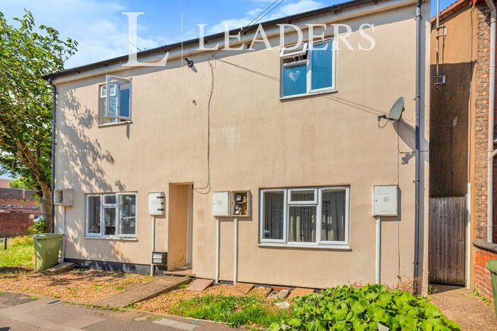 1 Bedroom Flat To Rent In Oxford Street, Bletchley, MK2