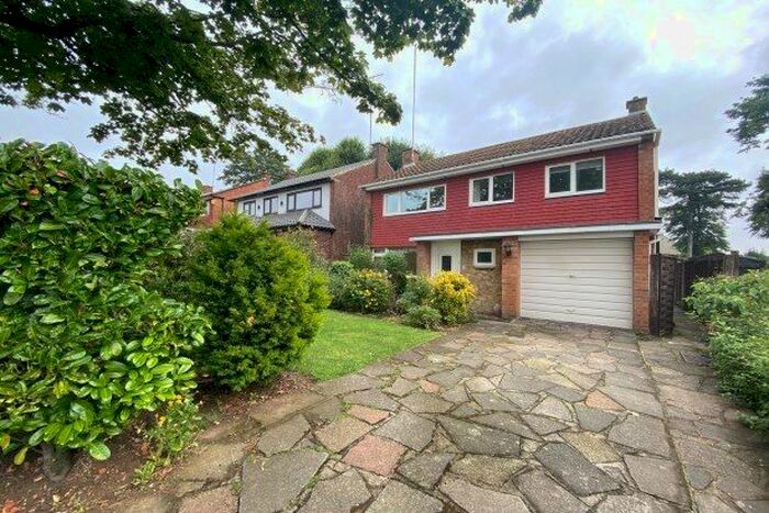 3 Bedroom Property To Rent In Tubbenden Close, Orpington, BR6