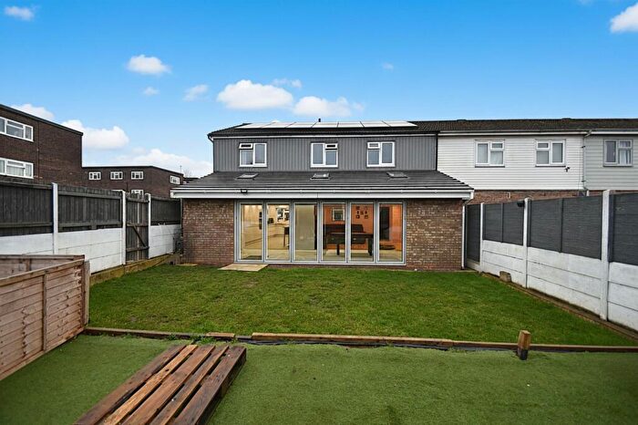 5 Bedroom End Of Terrace House For Sale In Viscount Court, Eaton Socon, PE19