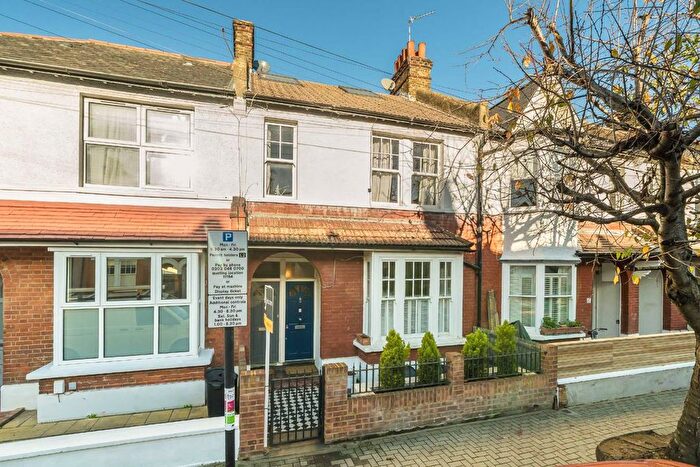 2 Bedroom Flat For Sale In Isis Street, Earlsfield, SW18