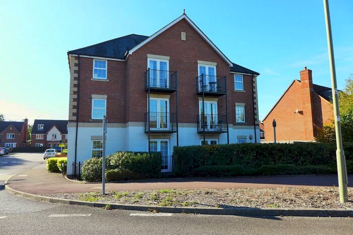 2 Bedroom Flat To Rent In Harrow Road, Fleet GU51