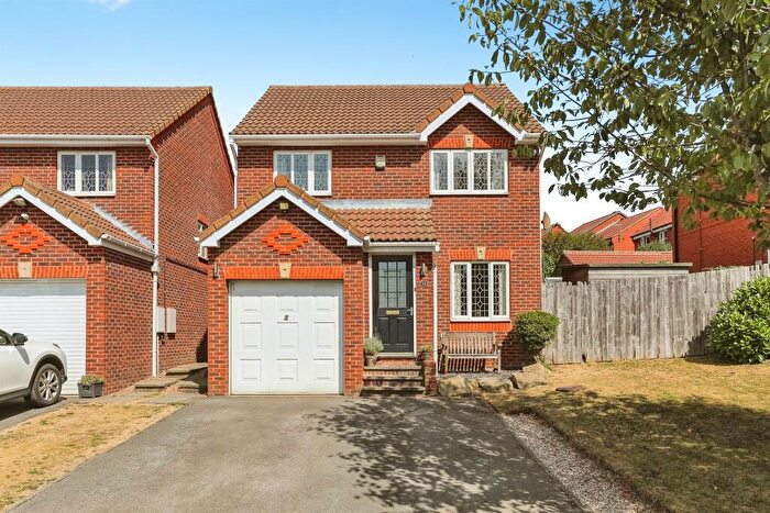 3 Bedroom Detached House For Sale In Round Hill, Darton, Barnsley, S75