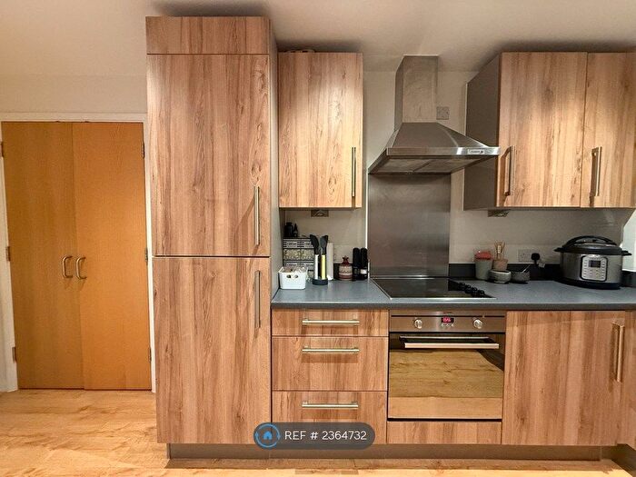 1 Bedroom Flat To Rent In Queensland Road, London, N7