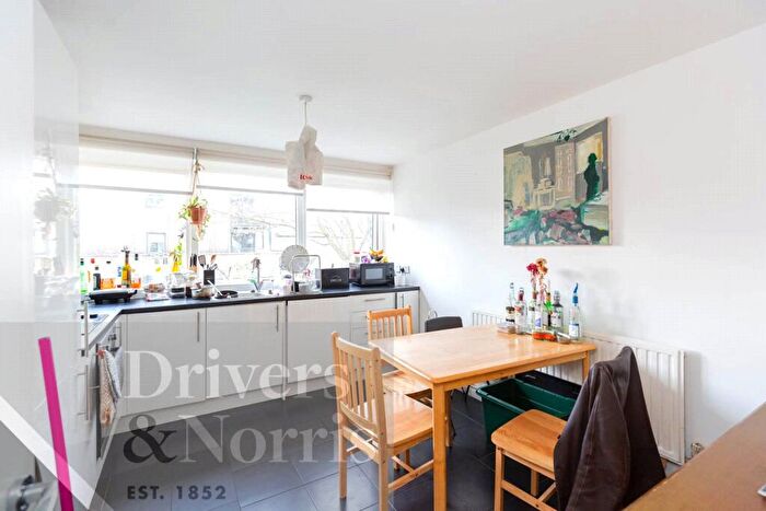4 Bedroom Maisonette For Sale In Camden Road, Camden, London, NW1