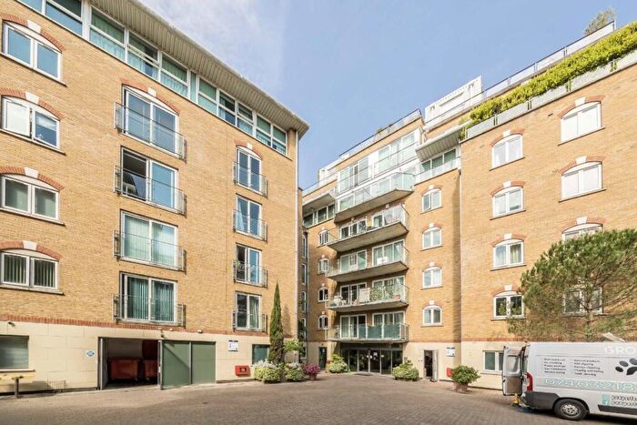 2 Bedroom Flat To Rent In Rotherhithe Street, Rotherhithe, SE16