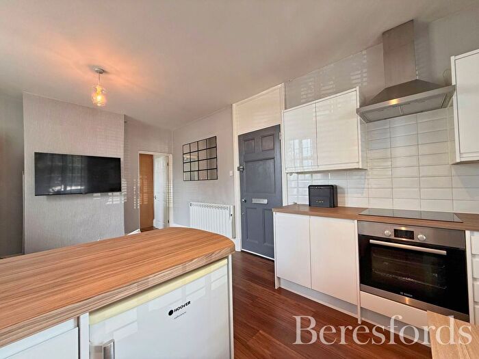 1 Bedroom Flat For Sale In Astra Close, Hornchurch, RM12
