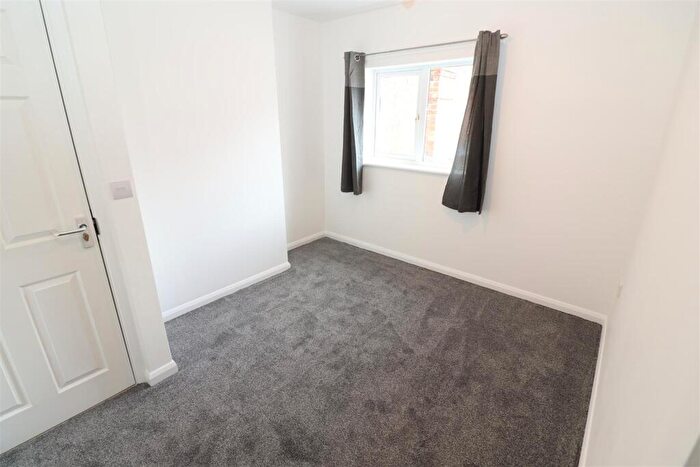 1 Bedroom Flat To Rent In York Road, Rushden, NN10