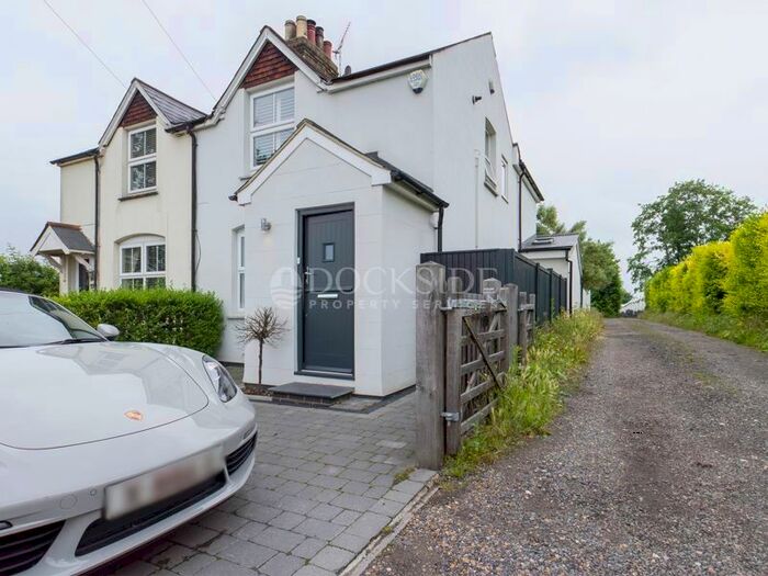 3 Bedroom Semi-Detached House For Sale In Town Road, Cliffe Woods, Rochester, ME3