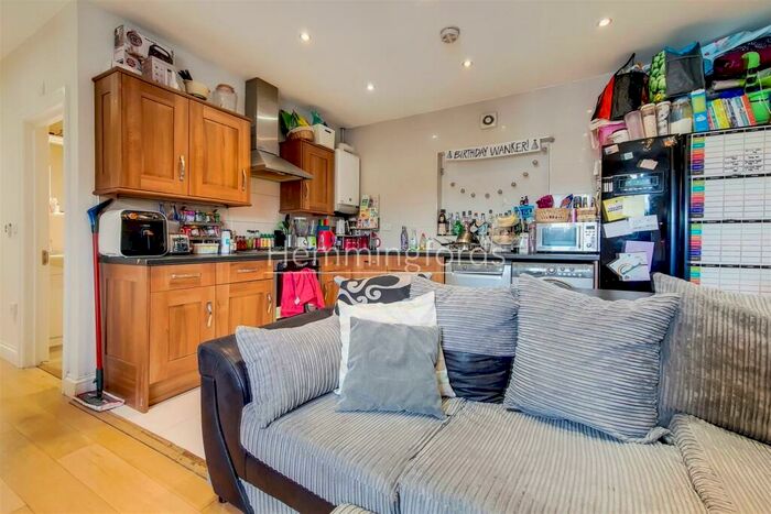 4 Bedroom Apartment To Rent In Camden Road, London, N7